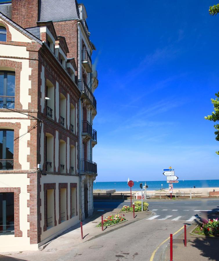 Residence La Vague- Appartements Grand Confort -Vue Mer - 2 A 6 Personnes Houlgate Bagian luar foto