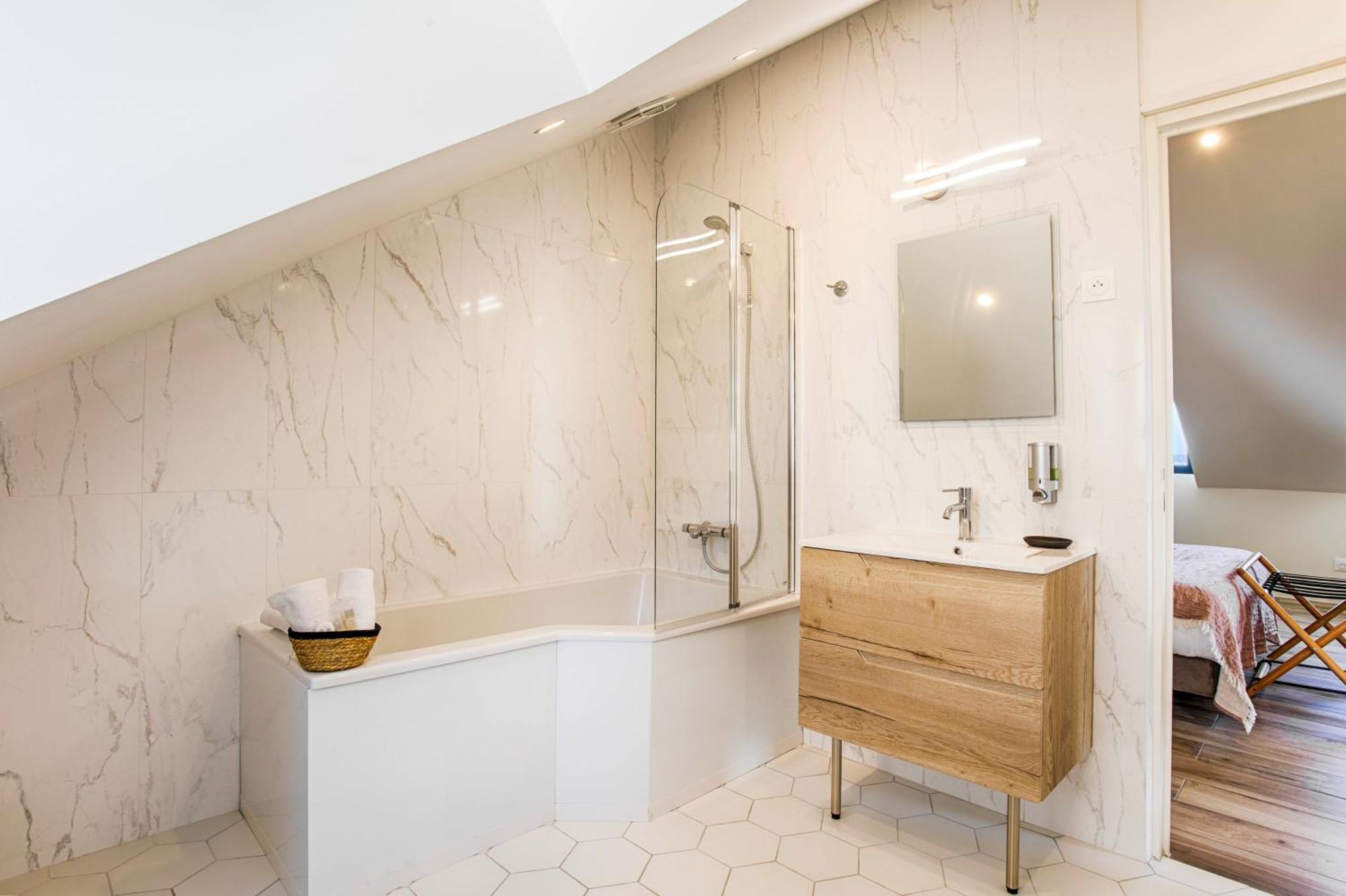 Residence La Vague- Appartements Grand Confort -Vue Mer - 2 A 6 Personnes Houlgate Bagian luar foto